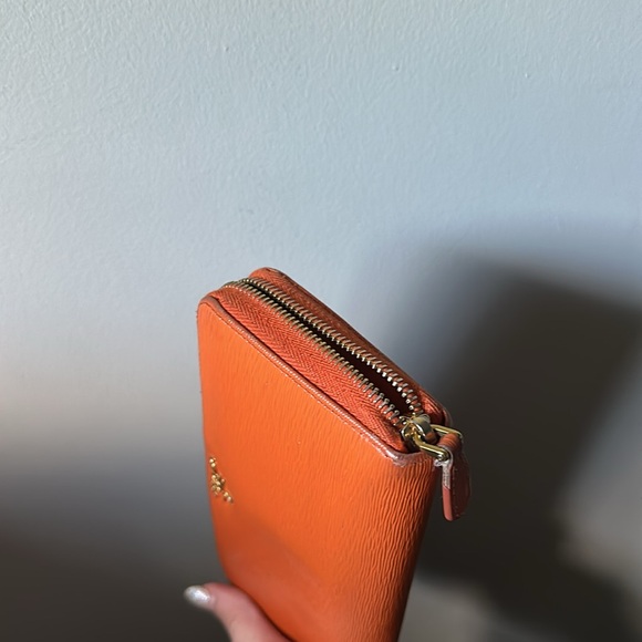 Prada Safiano Zippy wallet - Picture 9 of 10